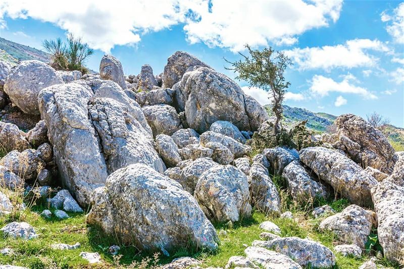 Just a cool bunch of rocks lebanonoutdoors  hikinglb  hikingadventures ... (Chouf)