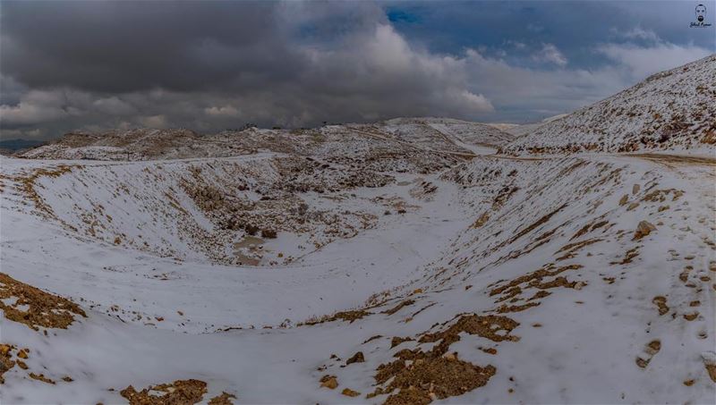 Kfardebian mountains wearing the white!!!!!... (Mzaar Kfardebian)