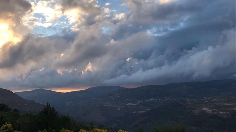 🌄🍃 (Kfarnabrakh - El Chouf)