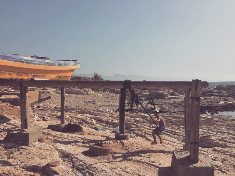 🚤Kid on teeterboard.10 / 2016  lebanon  beirut  raouché ... (Raouché)