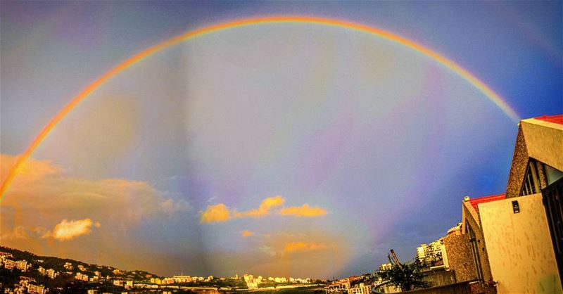 Last rainbow from my rooftop before this good weather  Lebanon ... (Mansourieh Daychounie)