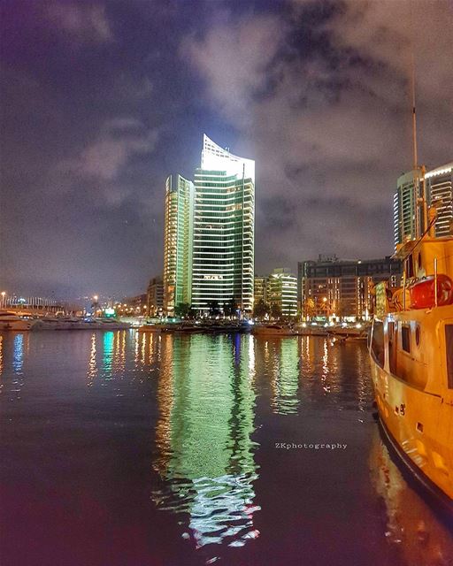 Learning never exhausts the mind. *Leonardo da Vinci * insta_lebanon ... (Zaitunay Bay)