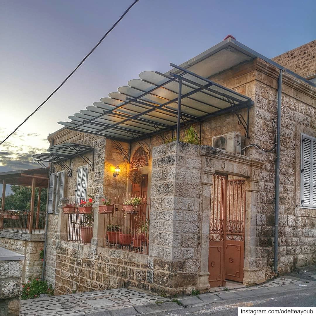  lebanesehouses  jounieh  architecturephotography  ig_masterpiece ... (Joünié)