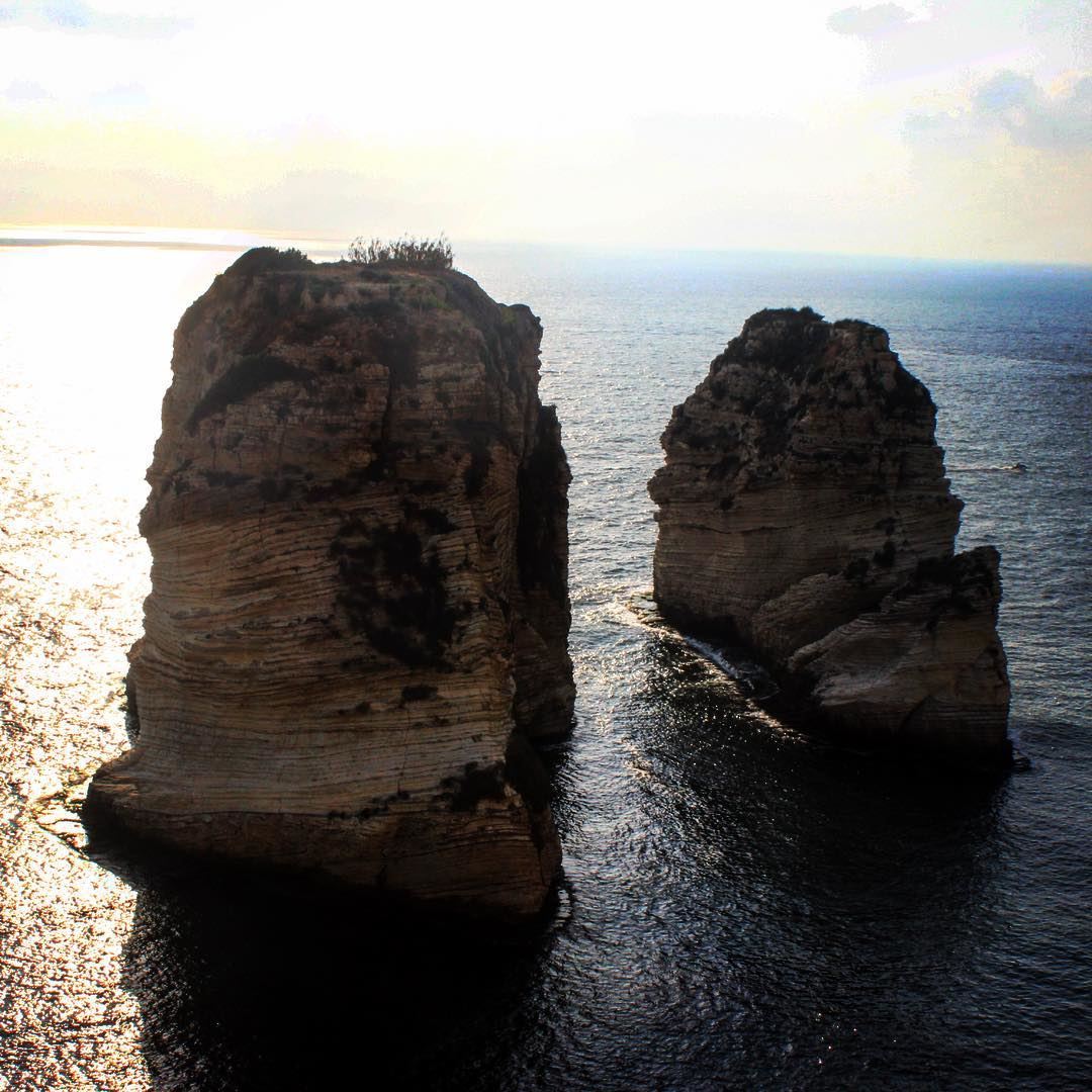  Lebanon  rawshe  rock  sea ...