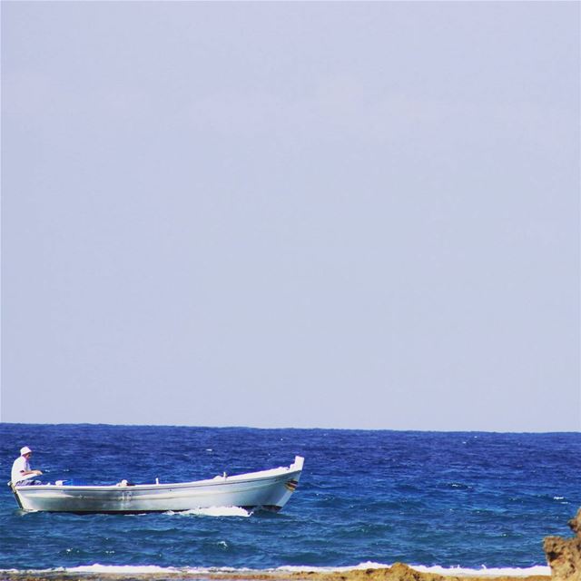  Lebanon  sea  fisherman  fishing ...