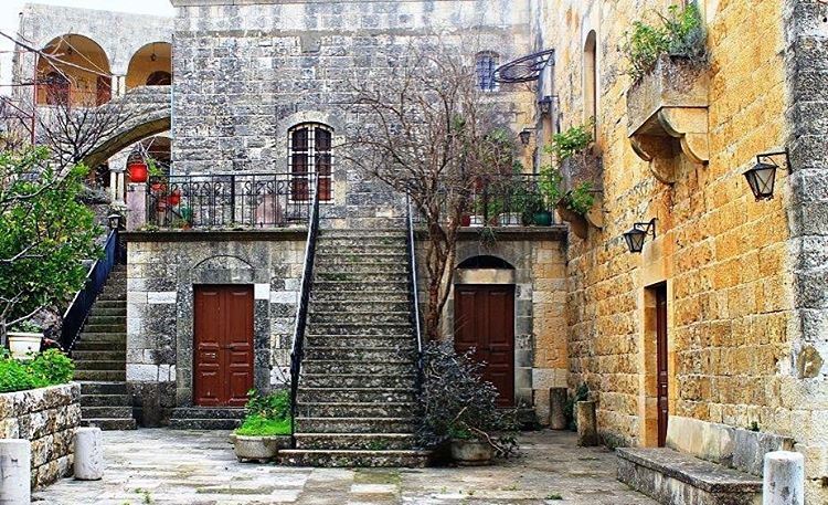 LEBANONHOUSES Deir El Qamar