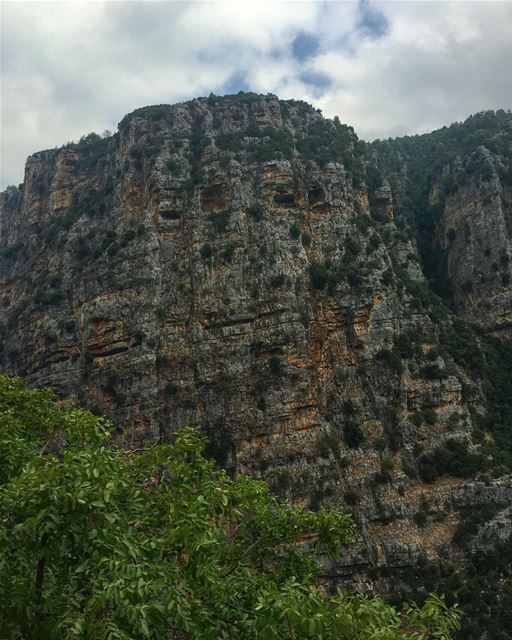 ⛰🗻⛰  lebanonuntravelled @beirut.live   lebanonbylocal   batrounalive  ... (Chouwen)