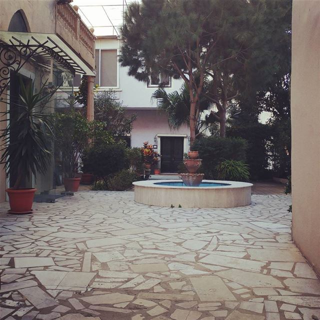  liveloveachrafieh  livelovebeirut  livelovelebanon  Lebanon  lebanon_hdr ... (Achrafieh, Lebanon)