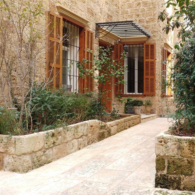  liveloveachrafieh  livelovebeirut  livelovelebanon  Lebanon  lebanon_hdr ... (St Nicolas Stairs)