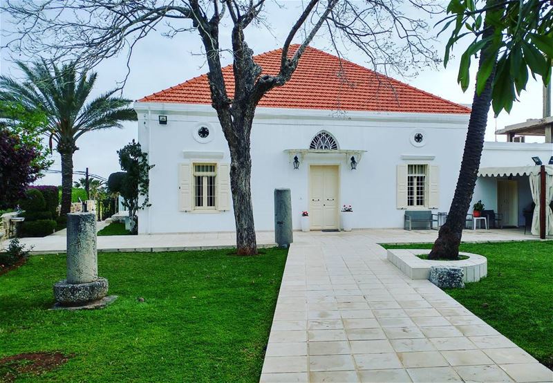  livelovebyblos  oldlebanesehouses  oldbeirutlebanon  livelovelebanon ... (Byblos - Jbeil)