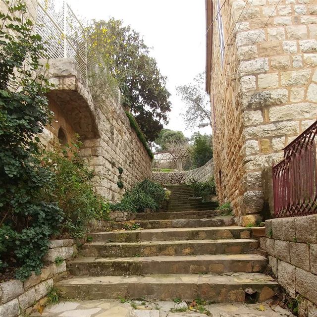  livelovelebanon  Lebanon  lebanon_hdr  hd_lebanon  ig_lebanon ... (عين عار Ain Aar)