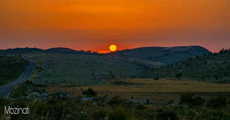  livelovenabatiyeh insta_lebanon lebanon_hdr ptk_sky ptk_lebanon... (Romeen)