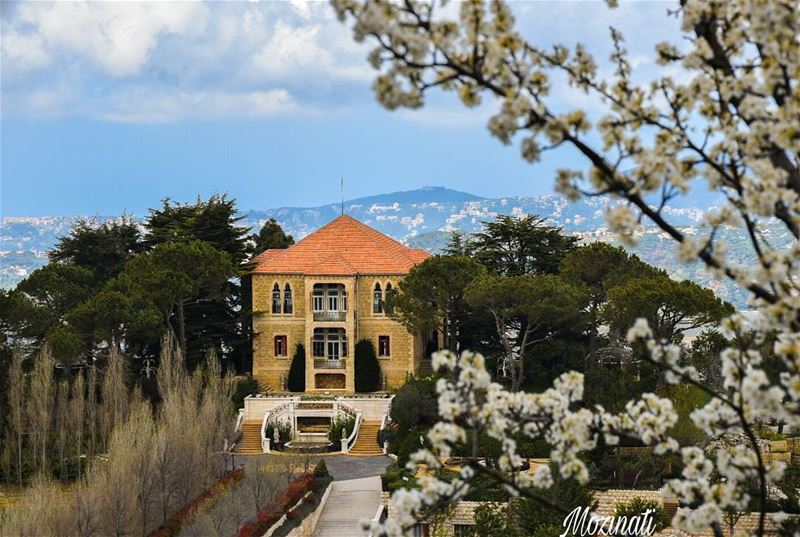  livelovesawfar livelovebeirut insta_lebanon lebanon_hdr lebanonspotlights... (Sawfar, Mont-Liban, Lebanon)