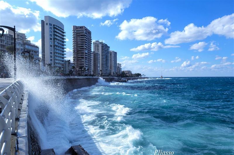 .–––––––––––––––––––––––––––––––––––Location:  AinElMraisseh  beirut ... (Ain El Mreiseh - Cornish Al Manara)