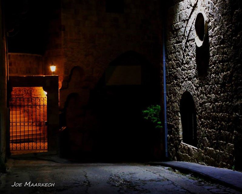 Love the contrast...  lebanon  batroun  color  colors  contrast  oldroad ...