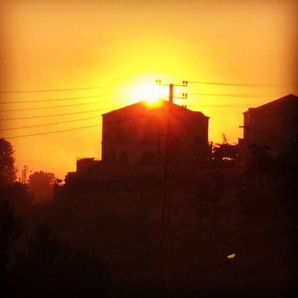 Lovely sunset 🌅 from Sawfar Mount-Lebanon  Onlyfiliban  sawfar  lebanon ... (Sawfar, Mont-Liban, Lebanon)