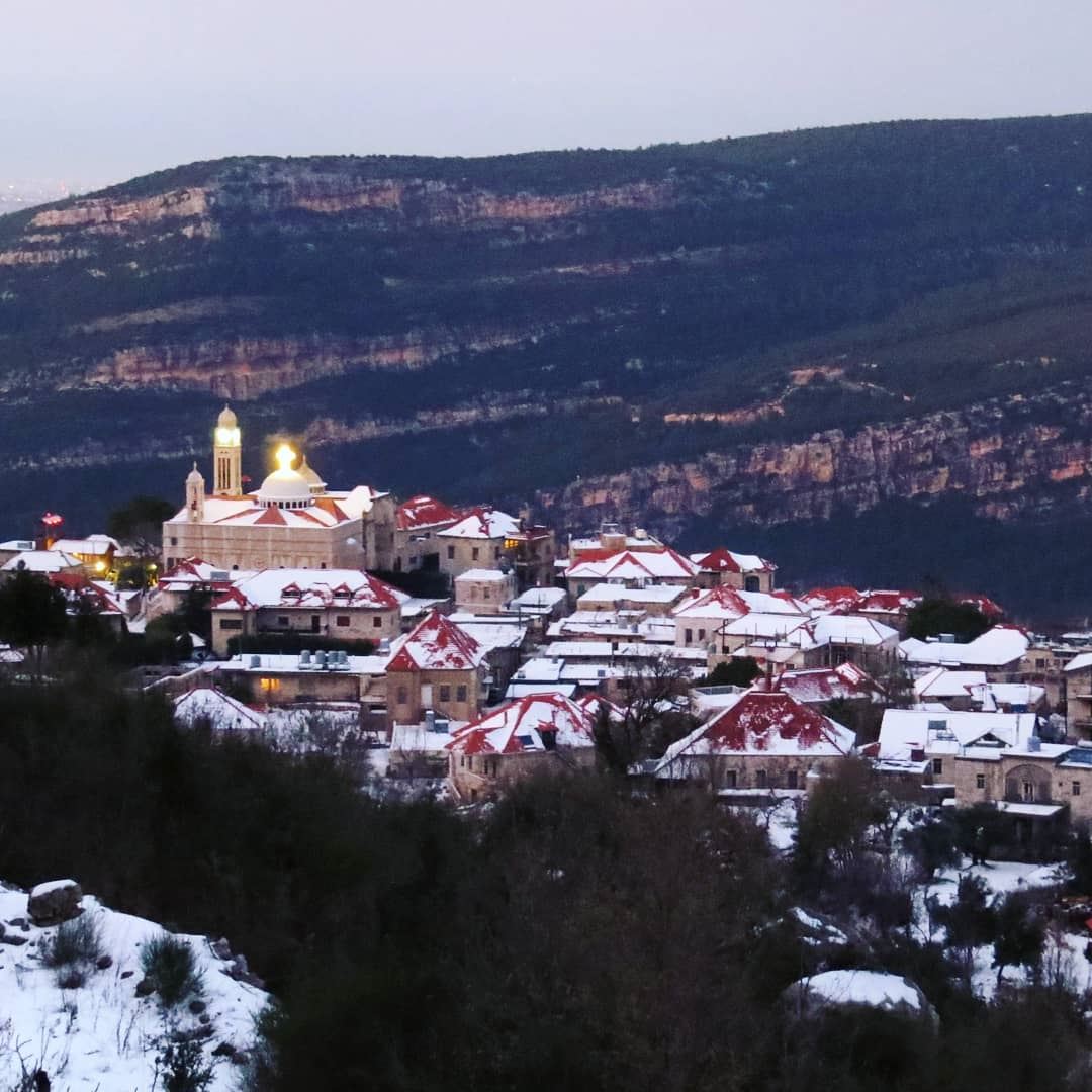 Loving  Douma ... صيفاً شتاءً (Douma, Liban-Nord, Lebanon)