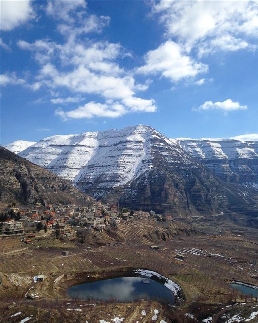 M☀️NDAY.. @liveloveakoura (Akoura, Mont-Liban, Lebanon)