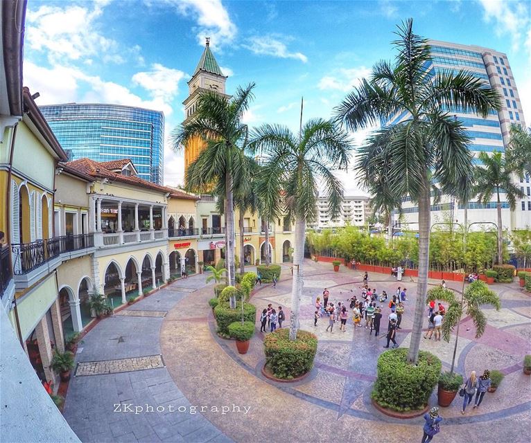 Manila 🌴 • 😁 •   ig_today  ig_eurasia  igersphilippines  igtravel ... (Venice Piazza Grand Canal Mall McKinley Hill)