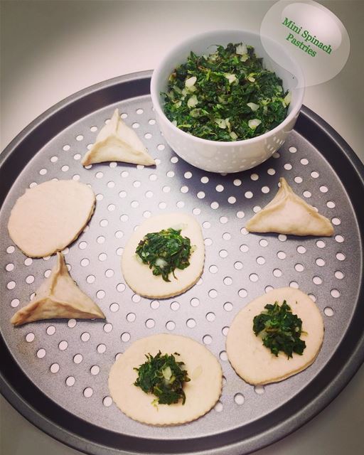 Mini yummy fresh spinach pastries filled with fresh spinach ,onions and...