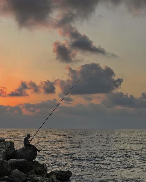 Monday Sunset 😴 🎣 🌅• beiruting  beirut  lebanon  beirutcity  downtown... (Tyre, Lebanon)