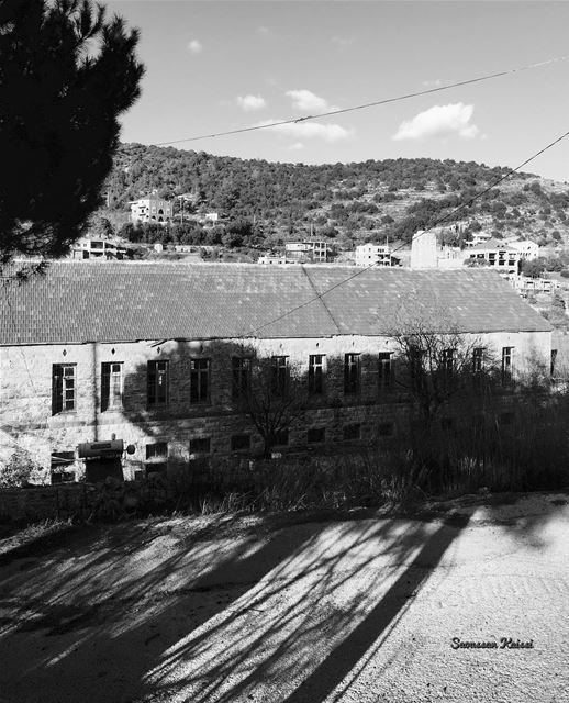  monochrome  blackandwhite  shadow  lebanonhouses  beiteddine ...