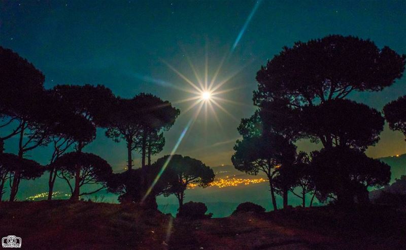 Moon rise from somewhere south Lebanon moon  moonrise  lebanon ...