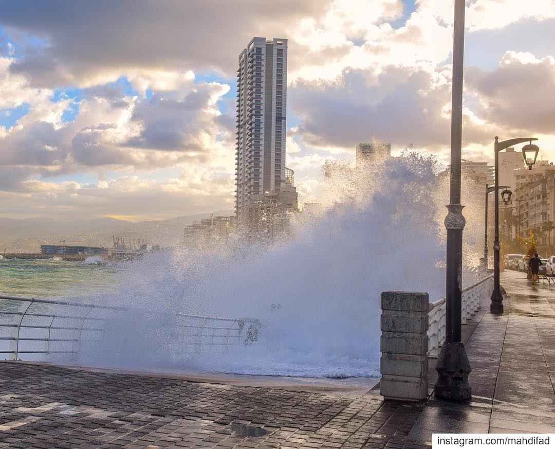 🌊🌊....... morning Beirut Lebanon sky sea clouds pysglb prestorm... (Beirut, Lebanon)