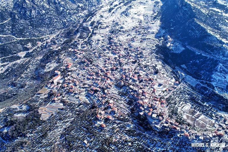 Morning from the Scorpion Village...Enjoy your weekend igers 🙋🏻‍♂️... (Douma, Liban-Nord, Lebanon)