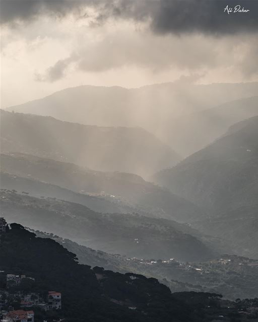 Mountain has its own music .... sunset sunsetporn sunsetpics landscape... (Sawfar, Mont-Liban, Lebanon)