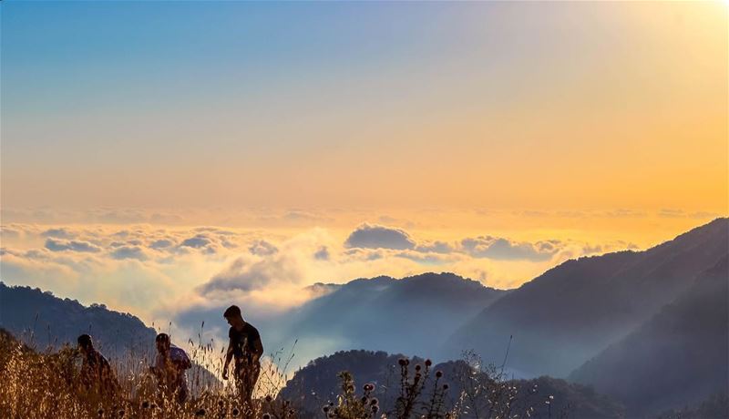 Mountains Clouds sunny landscape nature loves photography landscapelovers... (Afqa)
