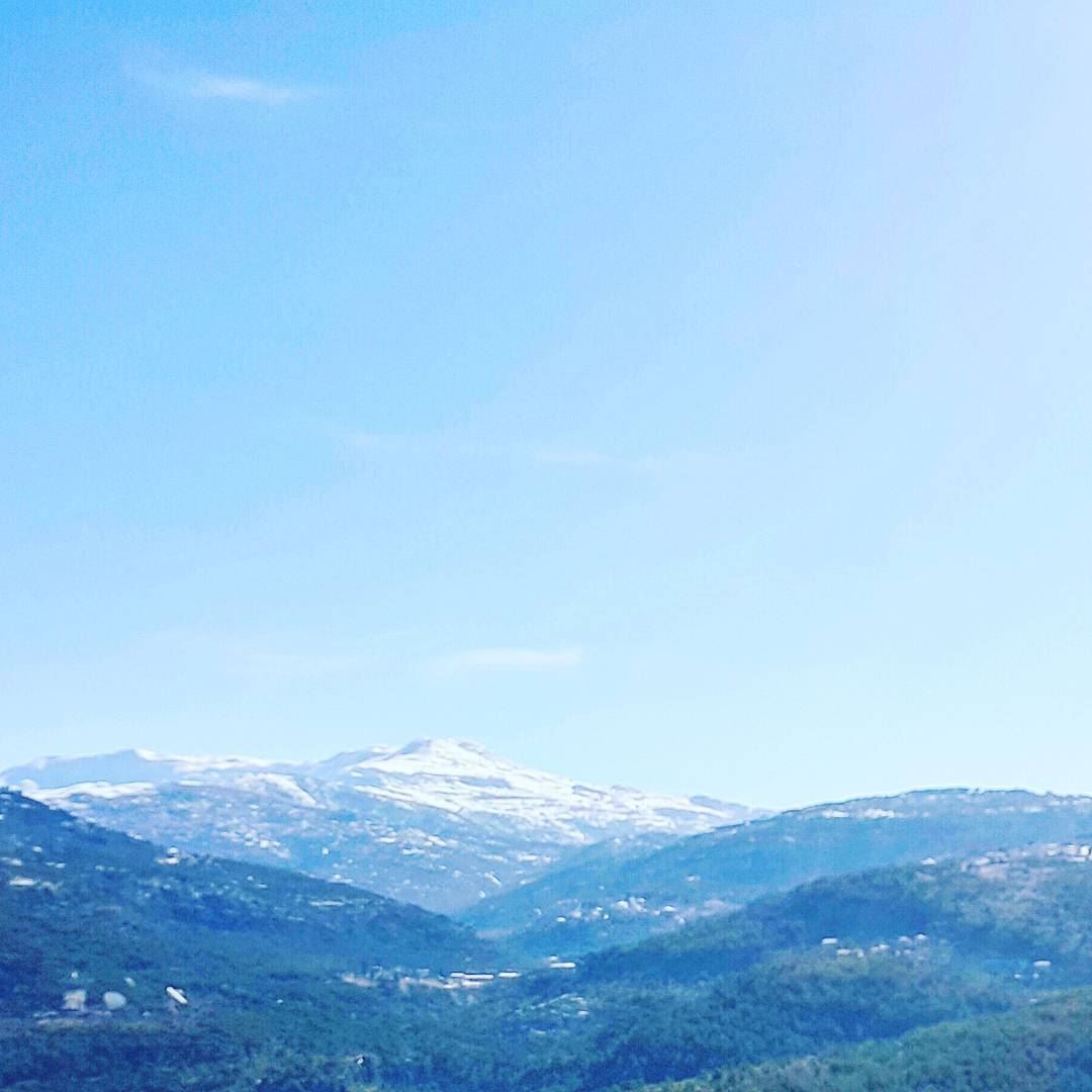 My morning view ❄☉ view mountain snow❄️ sky☁ sunny lebanon... (Knayse)