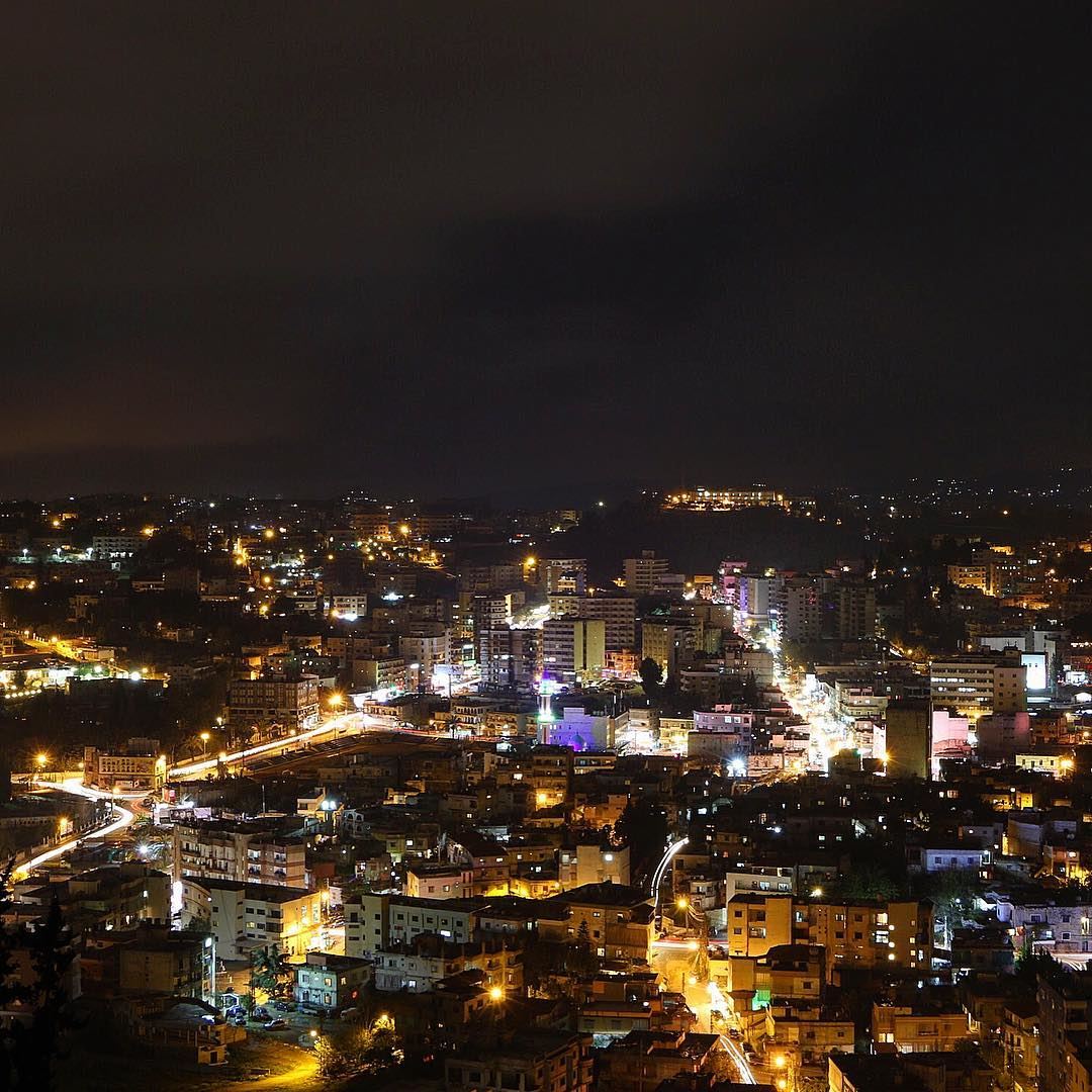 Nabatieh at night ✨🌃  nabatieh livelovenabatiyeh night nightphotography... (Nabatîyé)