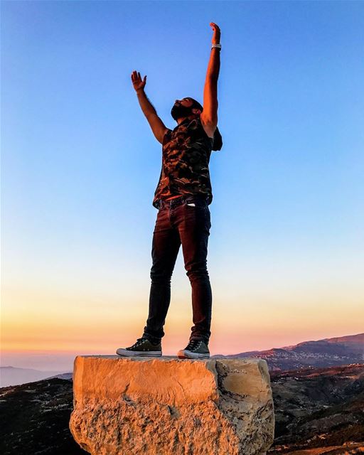 Never miss the opportunity to watch a  sunset from the high  mountains of ... (Jabal Hardîne)