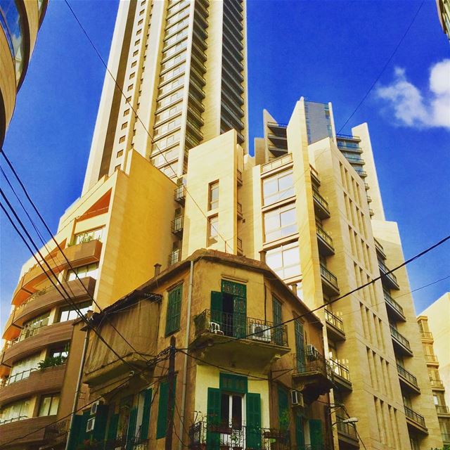 New vs Old!  🏚 🏬  beirut  architecture  buildings  ashrafieh ... (Beirut - Ashrafieh)