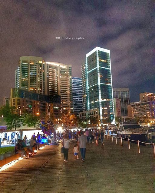 Night walk.. * insta_lebanon  ig_lebanon  lebanon_pictures ... (Zaitunay Bay)