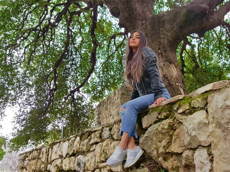 No sound but the wind 💝 . . . . livelovelebanon  onlyinlebanon... (Douma, Liban-Nord, Lebanon)