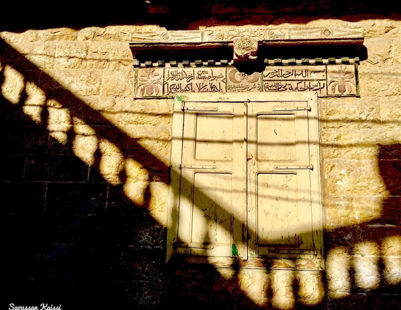  nostalgia  old  heritage  window  shadow  lebanonhouses ...