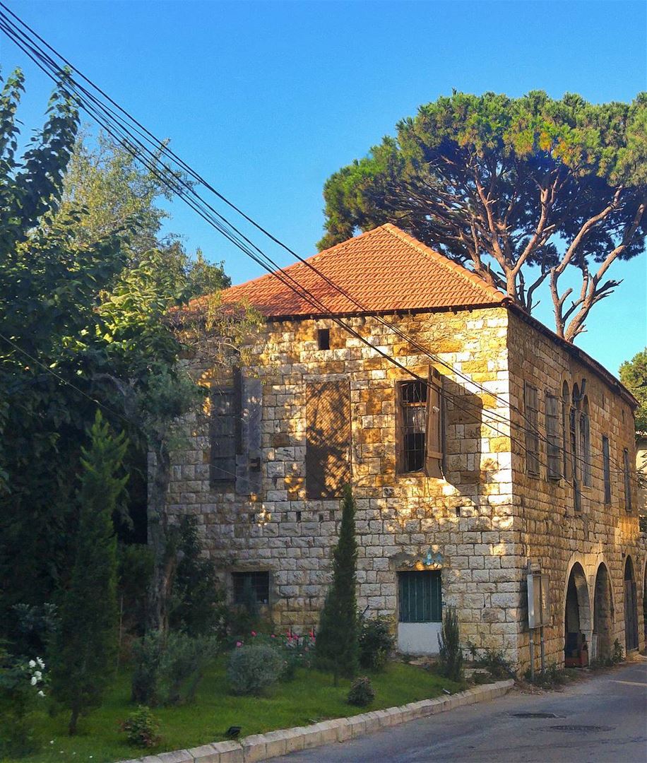 Old house in Araya 😍 lebanon  nature  naturelovers  natureporn ... (Araya, Mont-Liban, Lebanon)