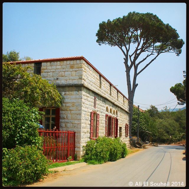  old  traditional  house  tree  garden  sky  lebanon colorful ...