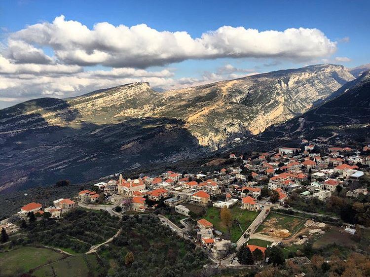 OMG.  douma  livelovelebanon  livelovebeirut  livelovedouma  insta_lebanon... (Douma, Liban-Nord, Lebanon)