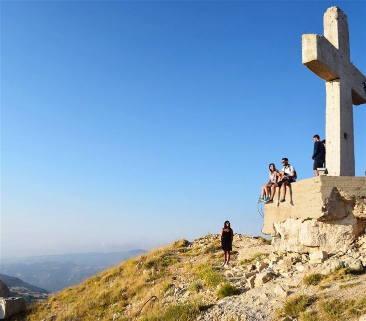 On The Top 🎻😎 (Akoura Laklouk)