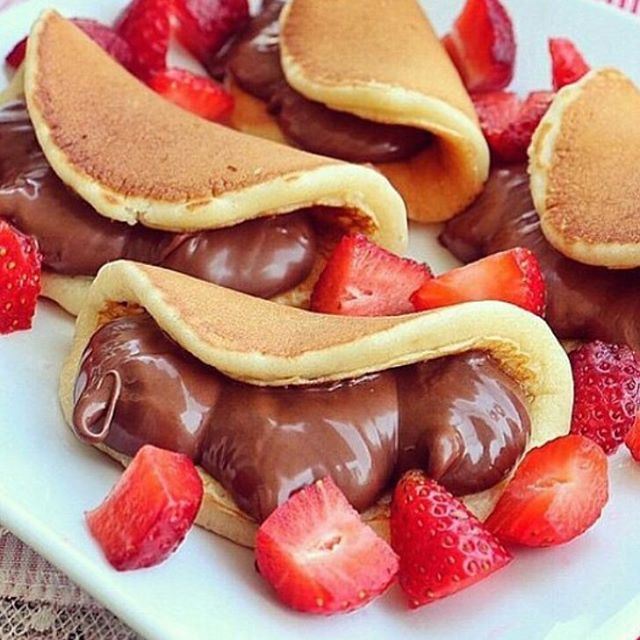 One of the greatest things in life is Breakfast, its always delicious, loads of option if you don't need Manouche so let's eat Mini crepe with Nutella and Strawberry... (Home Sweet Home)