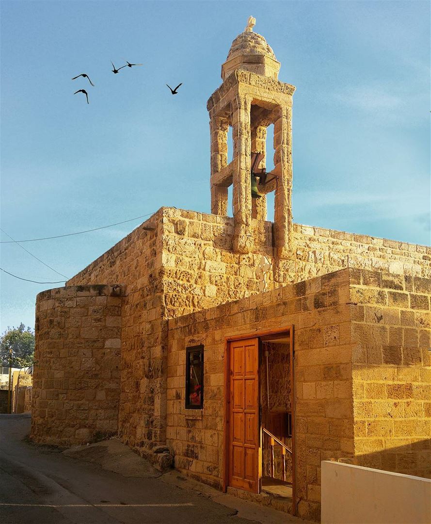One of the oldest churches in lebanon 😍🙏 lebanon  naturelovers ... (Al Batrun, Liban-Nord, Lebanon)