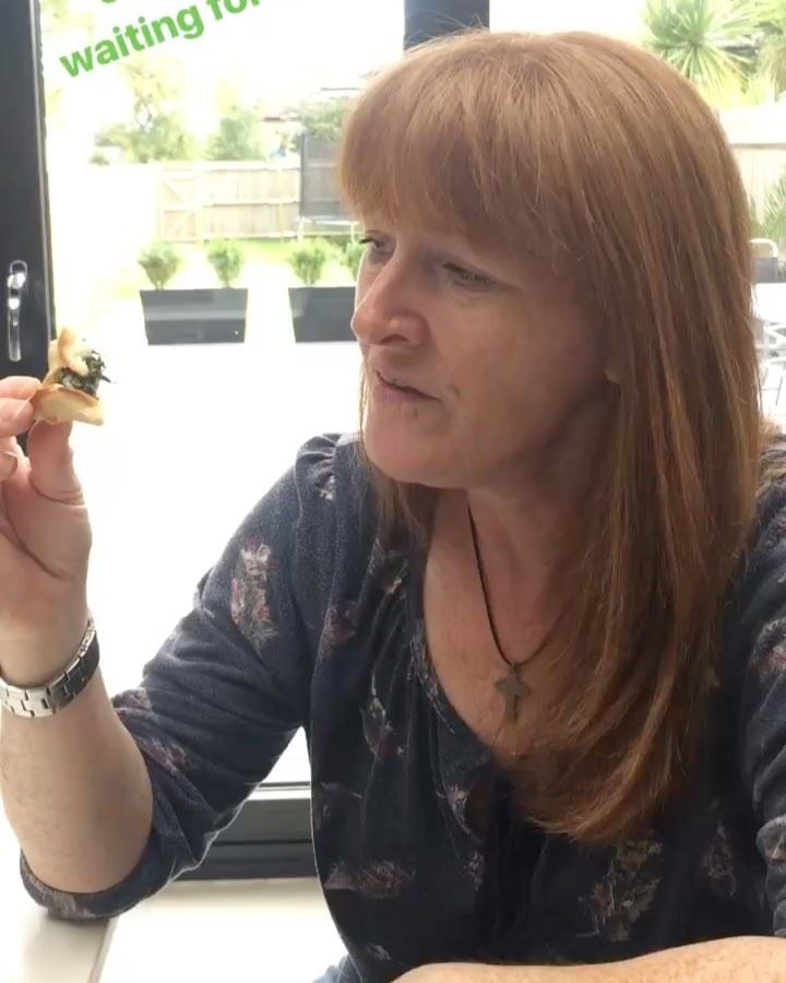 Pam @gingy72natural enjoying her first portion of spinach and cheese...