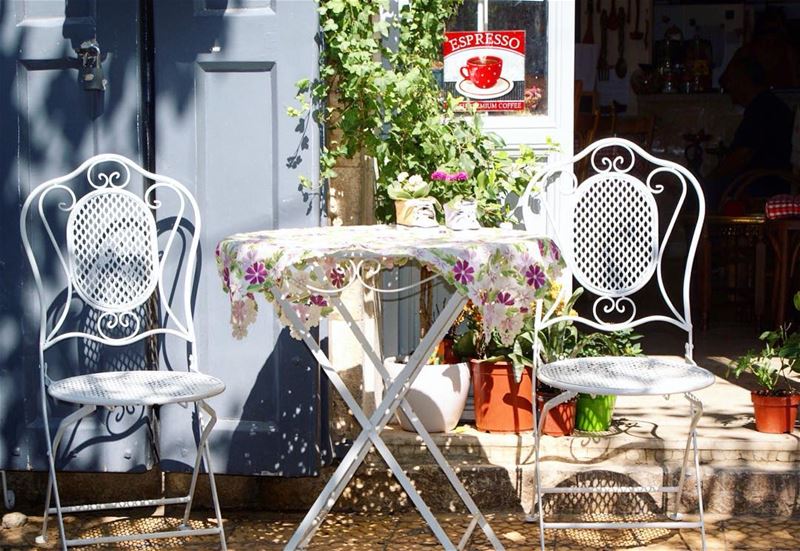 Parisian-themed ☕️ (Douma, Liban-Nord, Lebanon)