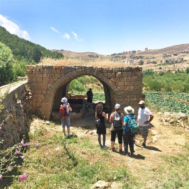 People under the... (Barouk - Shouf)