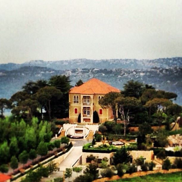 Perched  dramatic  scenery  traditional  lebanese  homes  houses ...