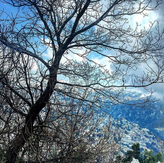 ⛈  photographing  photographer  winter  weather  peace  picoftheday ... (Ehmej, Mont-Liban, Lebanon)