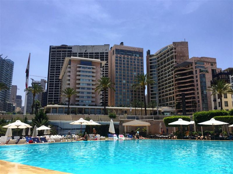 Pool days are finally back! 👒👙☀️  a7labaladbil3alam  photo  love ... (Saint-George Hotel,Yacht Club & Marina)
